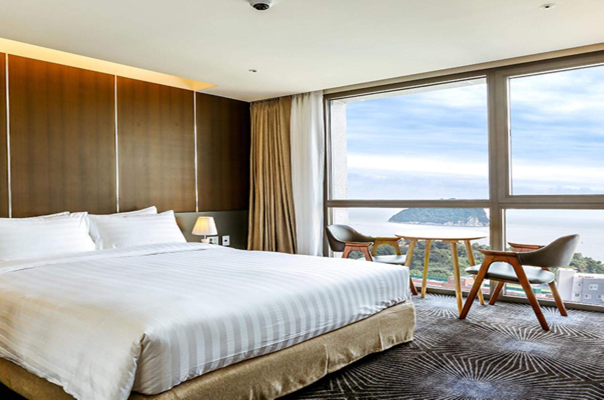 Golden Daisy Hotel Seogwipo Exterior photo