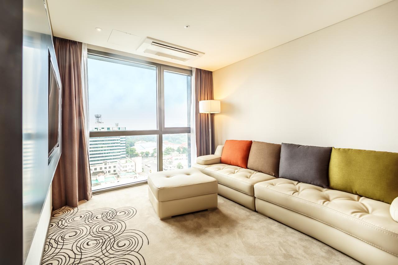 Golden Daisy Hotel Seogwipo Exterior photo